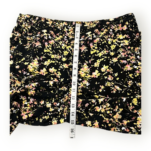 Jessica Simpson "Boquet Splash" Floral Joggers with Pockets - Picture 10 of 10